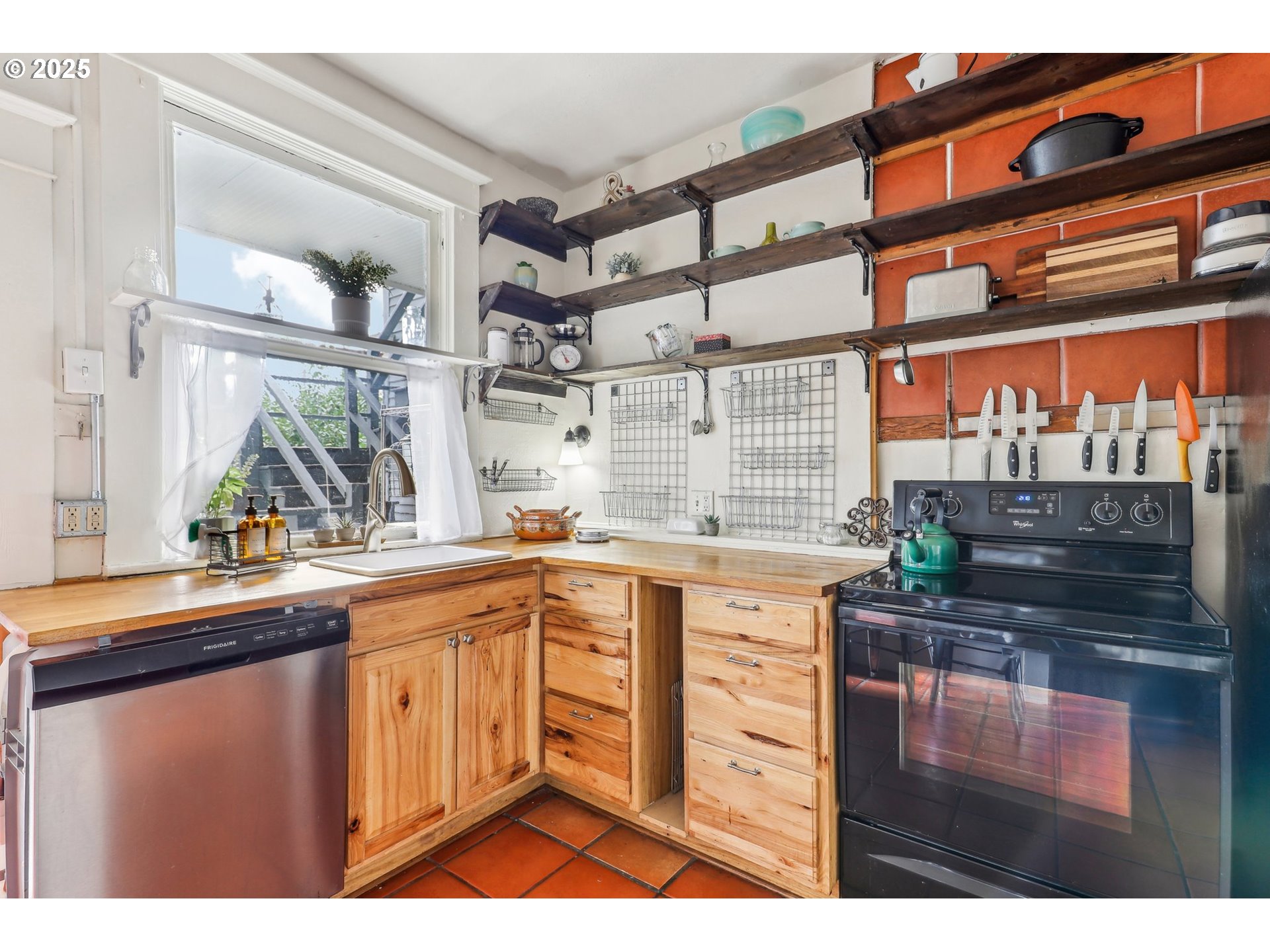 2058 Northwest Flanders Street, Unit 52 Portland, OR 97209 - Photo 10 of 25