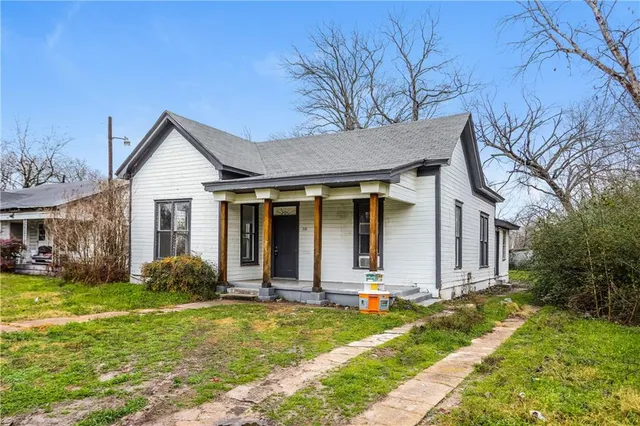 $69,900 | 318 Durr Street, Marlin, TX 76661