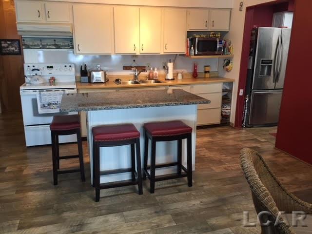 5440 Pleasant Valley Road Manitou Beach, MI 49253 - Photo 7 of 25 Nice bar and seating