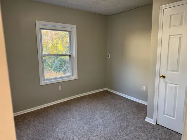 $1,100 | 180 Locust Lane, Danville, VA 24540