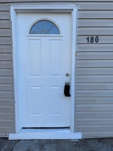 $1,100 | 180 Locust Lane, Danville, VA 24540