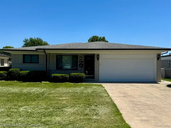 $2,400 | 34528 Hawke Drive, Sterling Heights, MI 48310