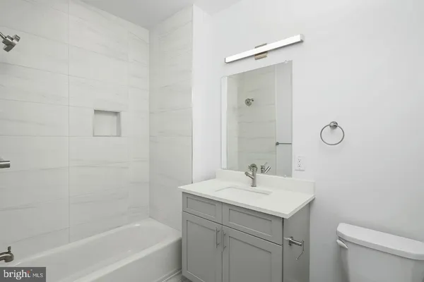 $2,400 | 2721 Federal Street, Unit 3, Philadelphia, PA 19146