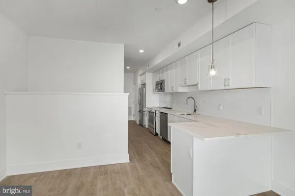 $2,400 | 2721 Federal Street, Unit 3, Philadelphia, PA 19146