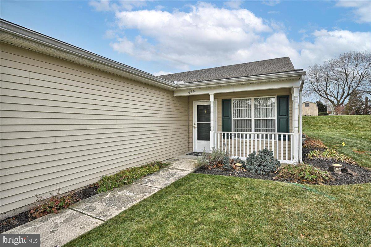 6774 Seneca Ridge Drive York, PA 17403 - Photo 4 of 31 Gallery Image 4