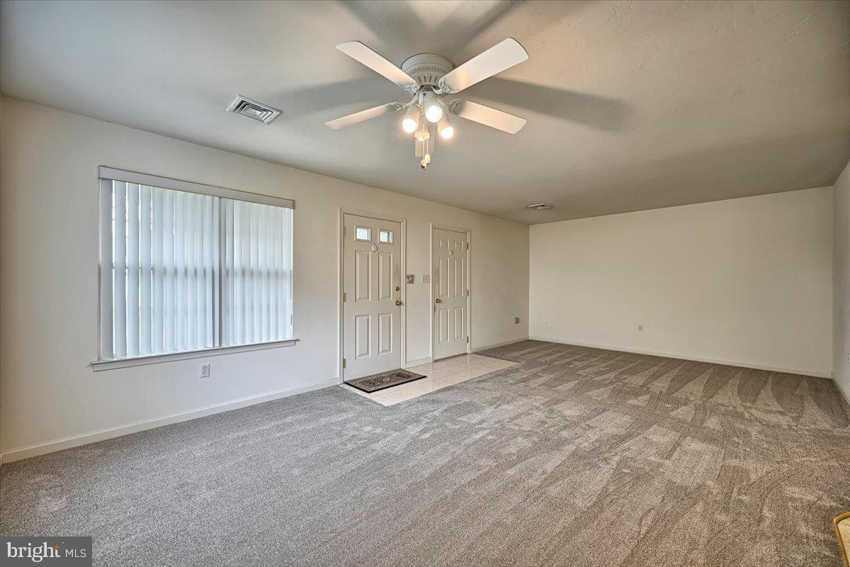 6774 Seneca Ridge Drive York, PA 17403 - Photo 9 of 31 Gallery Image 9