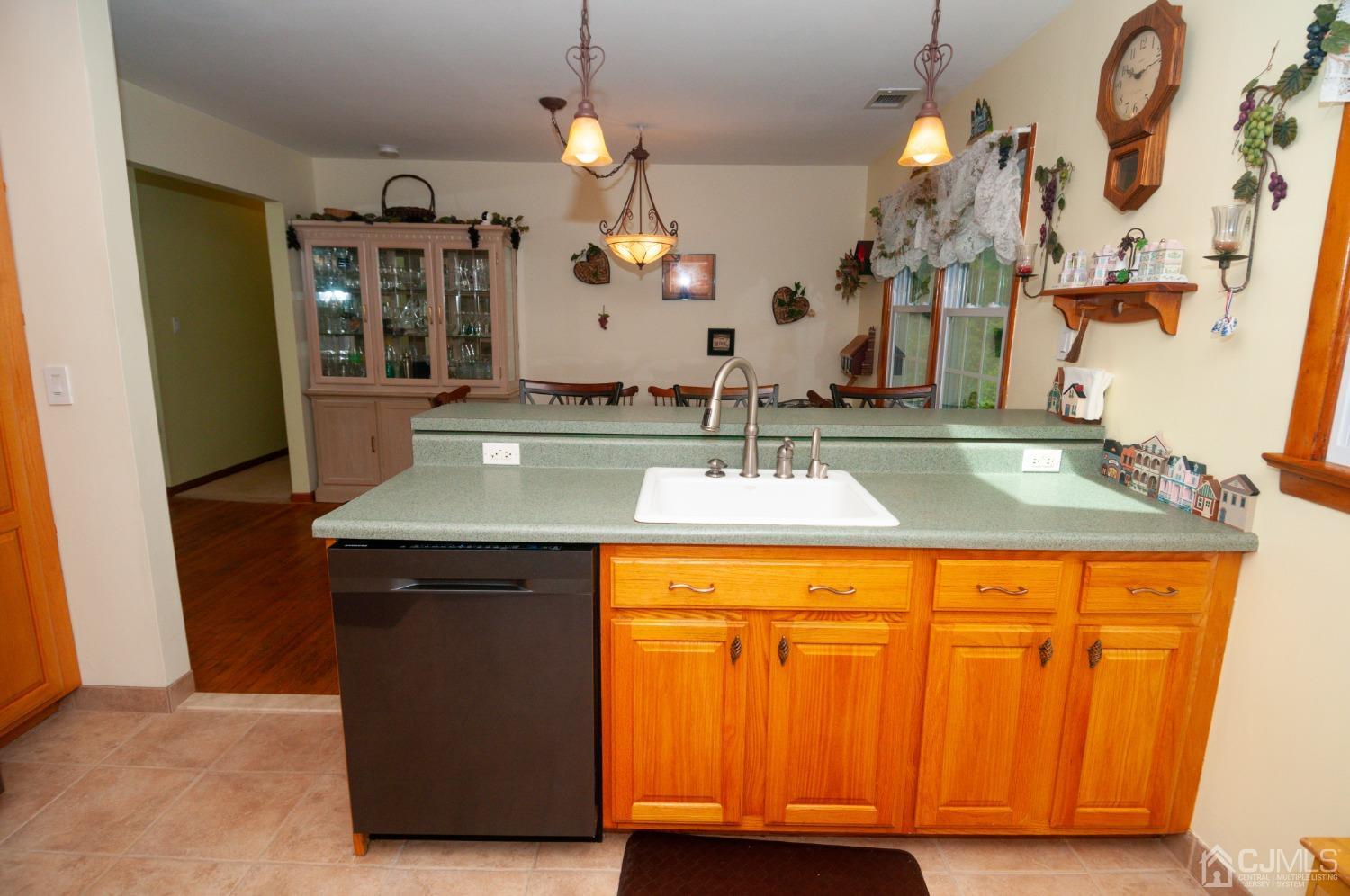 3 White Pine Road North Brunswick, NJ 08902 - Photo 18 of 55 Gallery Image 18