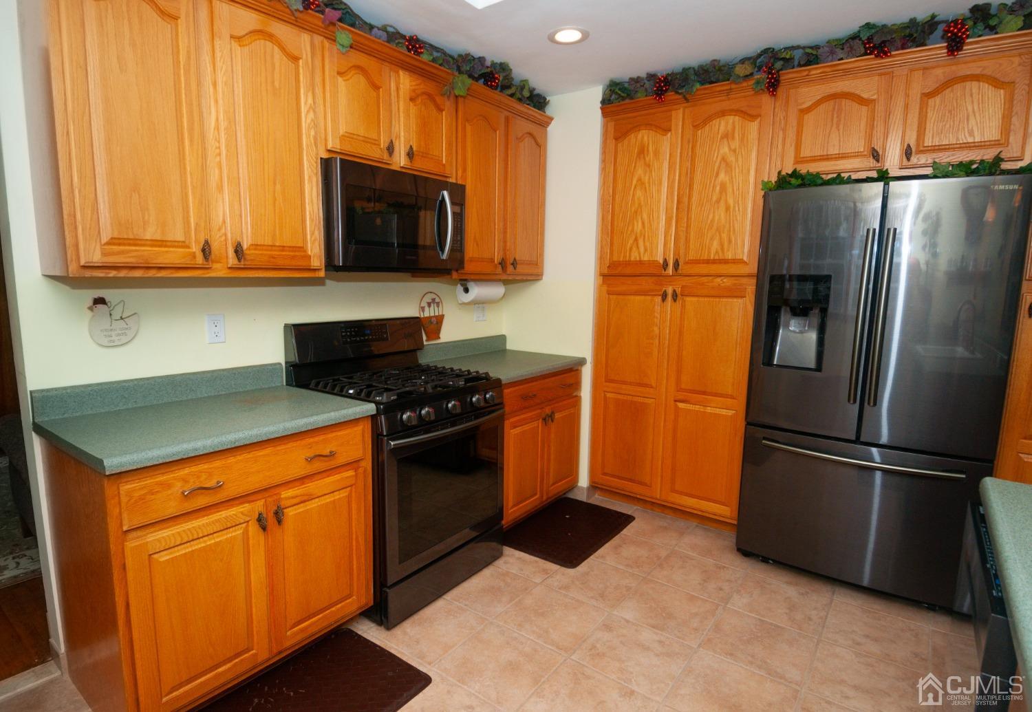 3 White Pine Road North Brunswick, NJ 08902 - Photo 19 of 55 Gallery Image 19