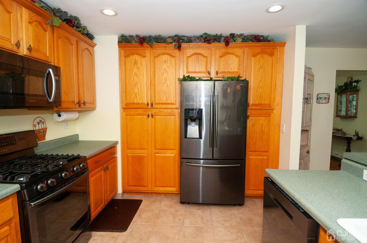 3 White Pine Road North Brunswick, NJ 08902 - Photo 20 of 55 Gallery Image 20