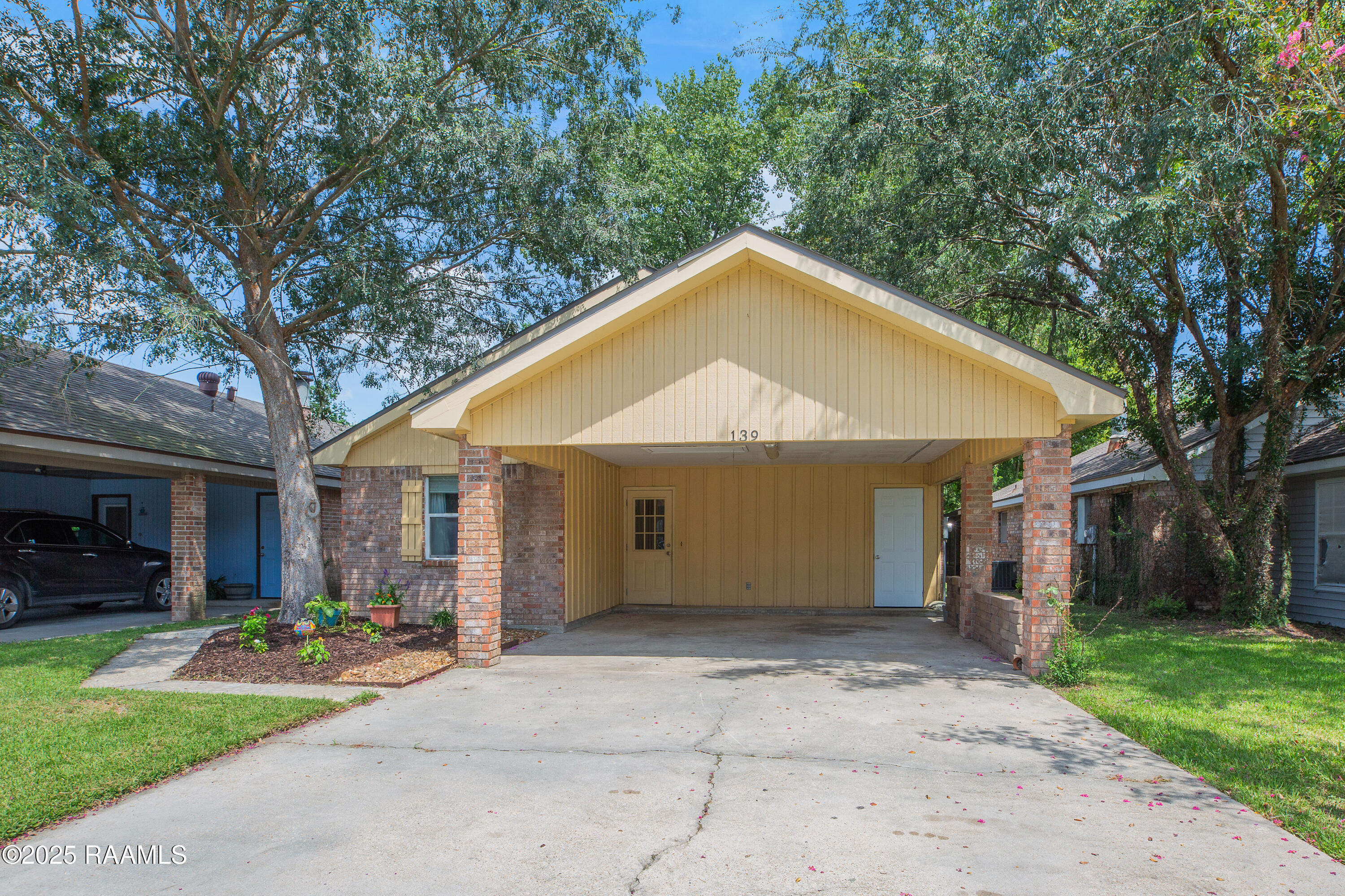 139 Hummingbird Lane Lafayette, LA 70506 - Photo 3 of 20 139 Hummingbird -3