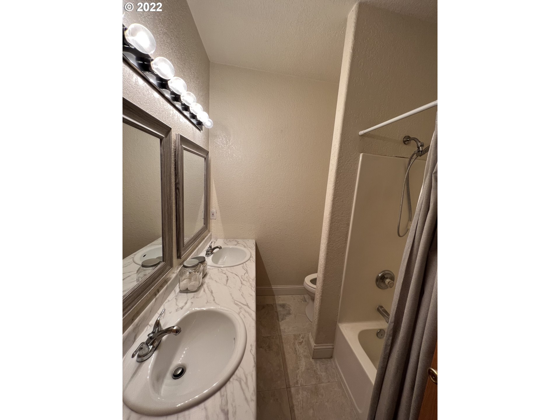 890 West Ridgeway Avenue Hermiston, OR 97838 - Photo 11 of 27 Bedroom