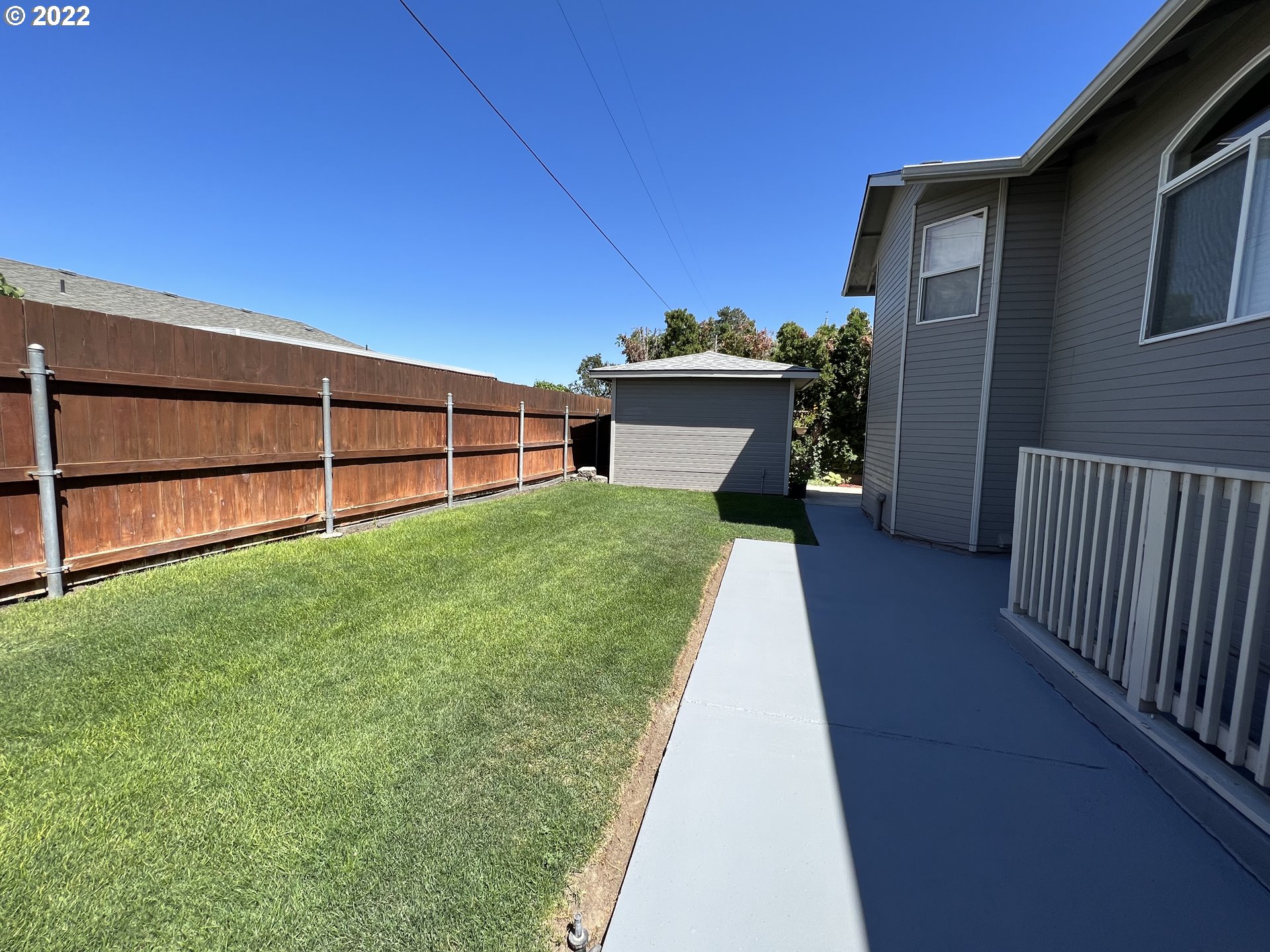 890 West Ridgeway Avenue Hermiston, OR 97838 - Photo 26 of 27 Backyard
