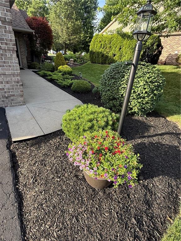 210 Abbey Road New Castle, PA 16105 - Photo 4 of 27