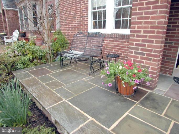 316 Murdock Road Baltimore, MD 21212 - Photo 25 of 25 a view of a backyard with sitting area
