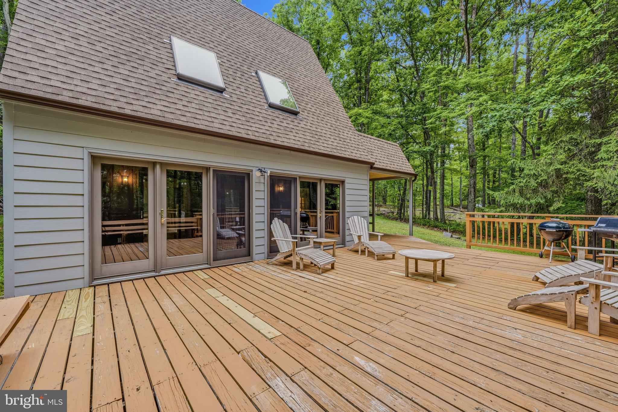 221 Mountainside Road Berkeley Springs, WV 25411 - Photo 21 of 53 Deck