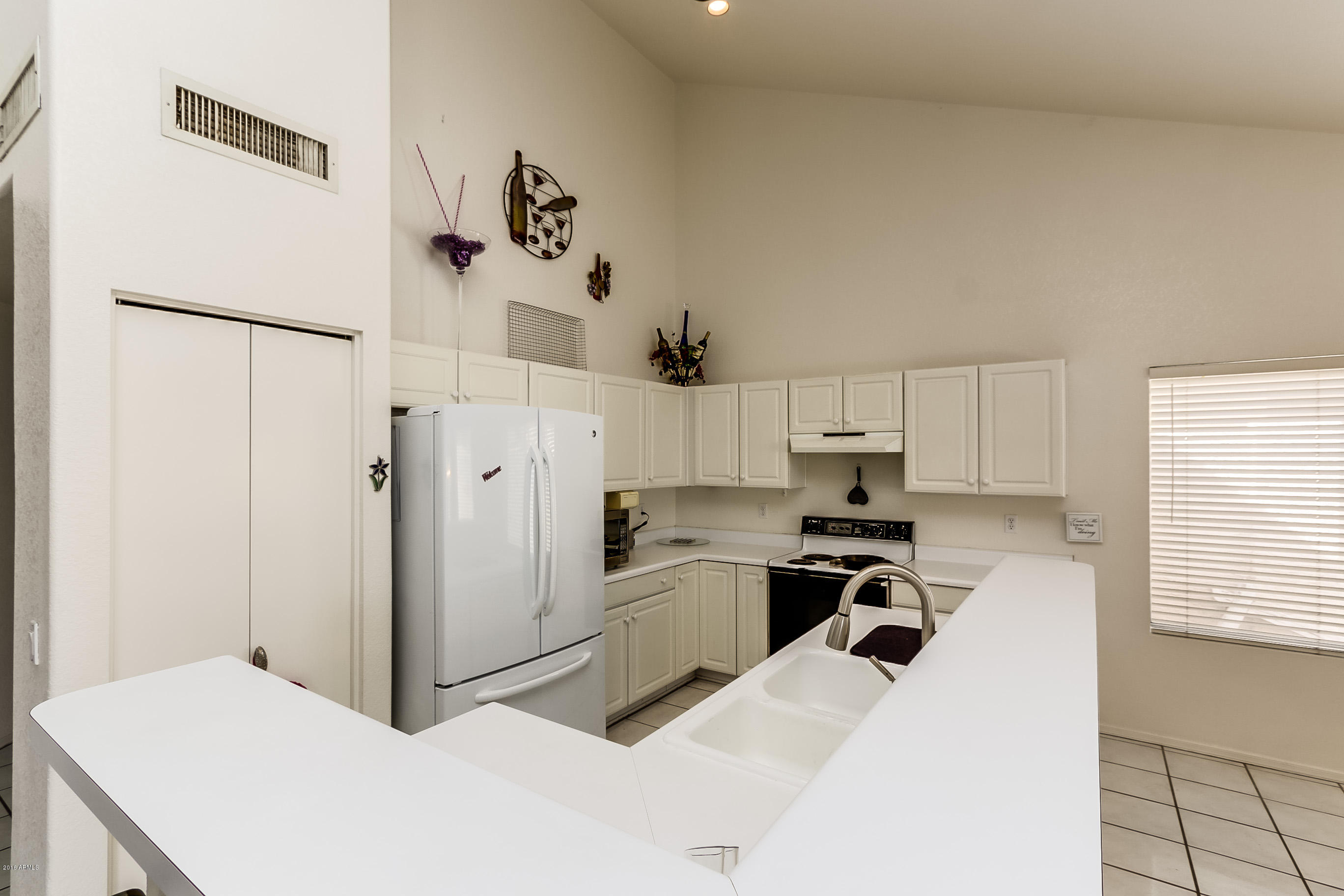 4704 West Del Rio Street Chandler, AZ 85226 - Photo 14 of 48 Kitchen-014