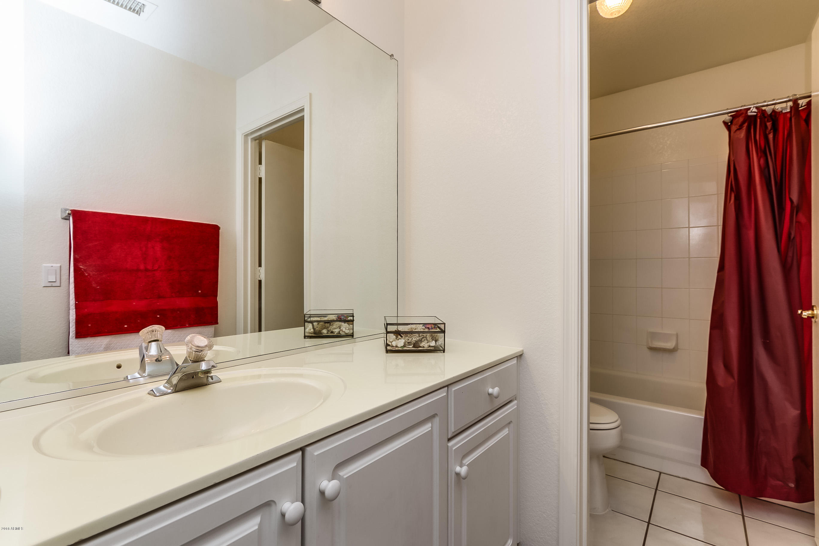 4704 West Del Rio Street Chandler, AZ 85226 - Photo 27 of 48 Guest bath-027