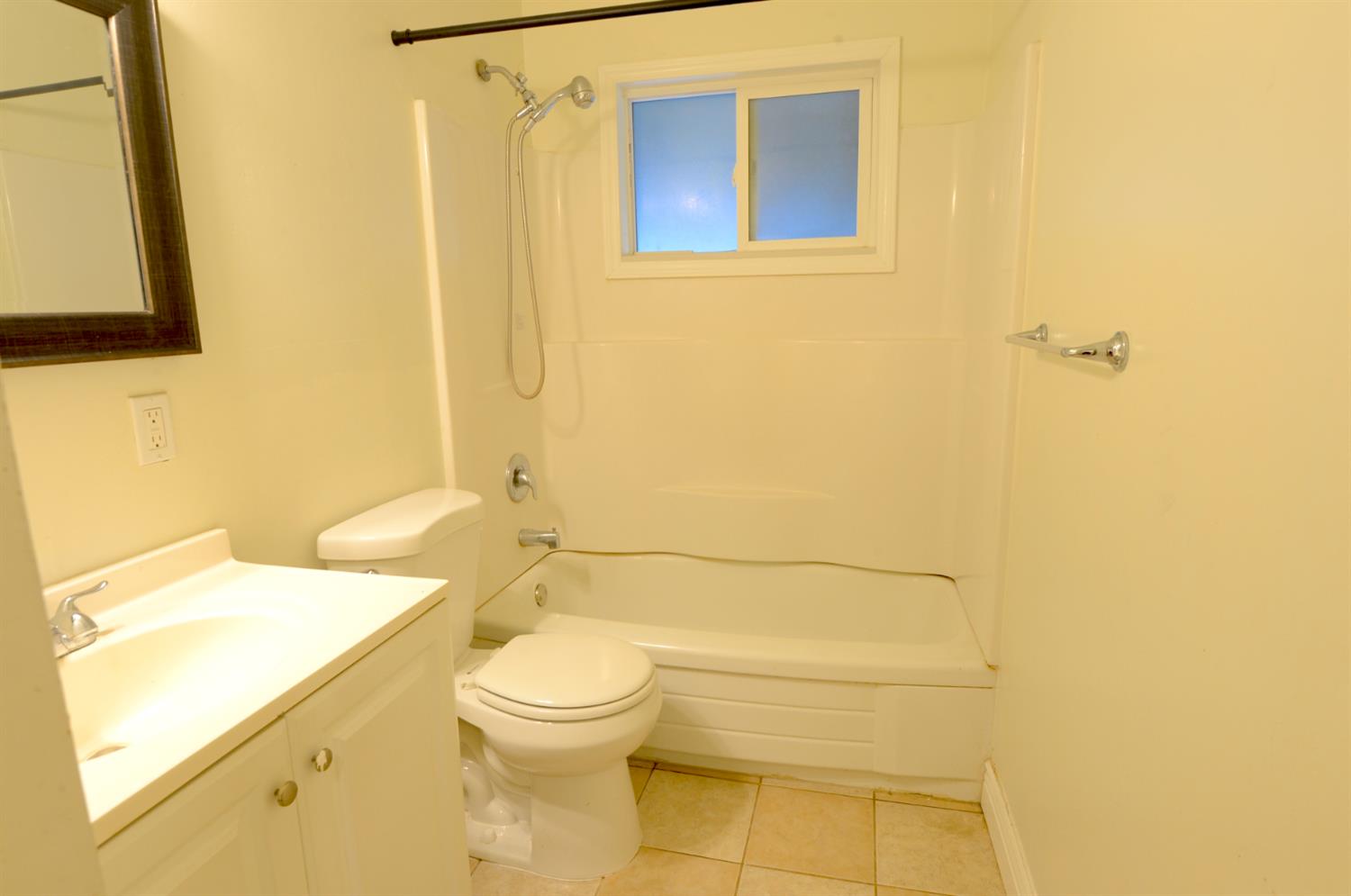 6567 North Clark Street Fresno, CA 93710 - Photo 4 of 17