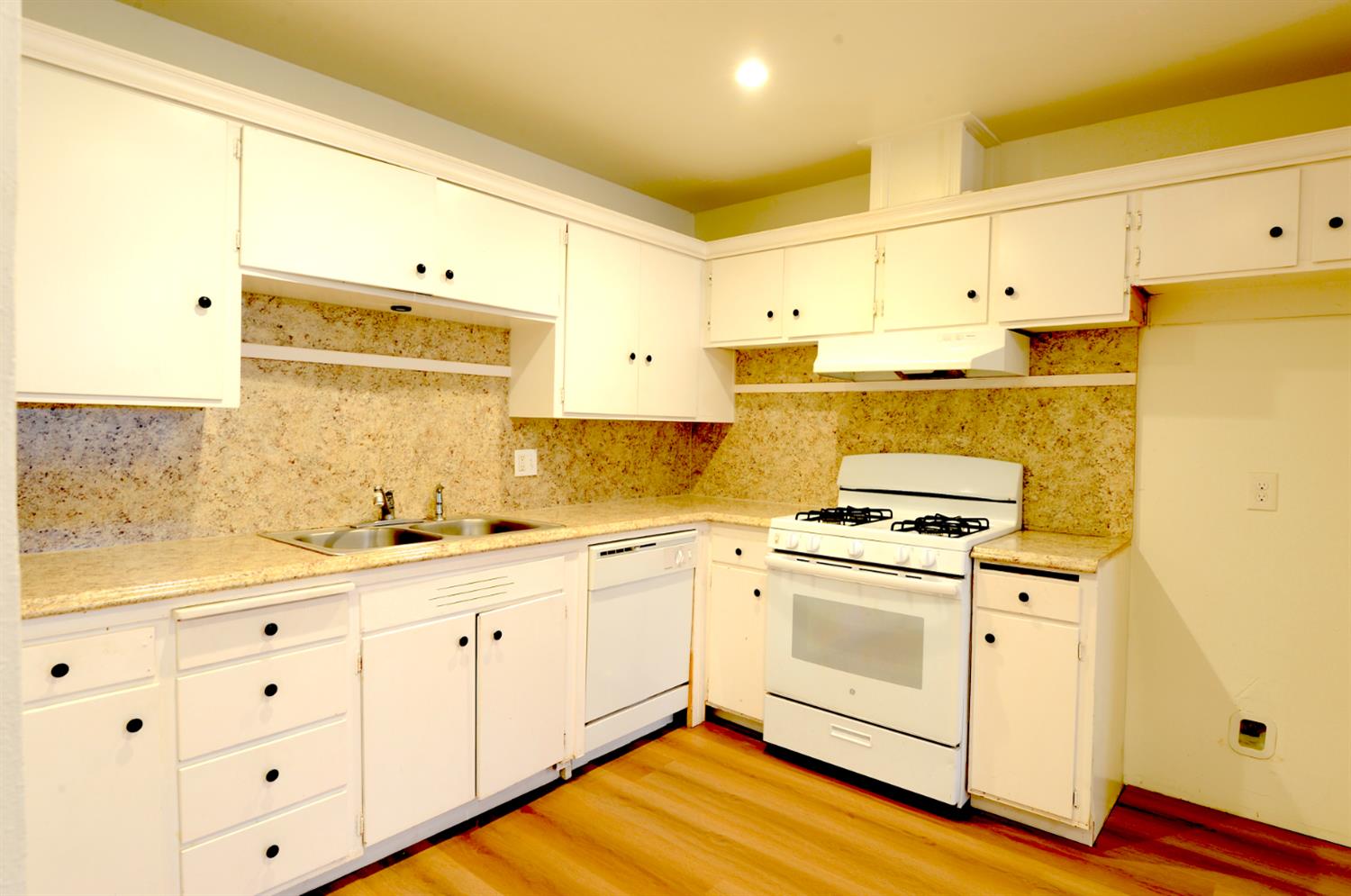 6567 North Clark Street Fresno, CA 93710 - Photo 10 of 17