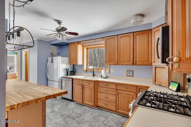 $349,999 | 6 Evergreen Boulevard, Glenville, NY 12302