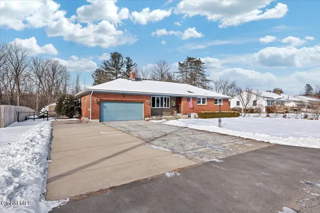 $349,999 | 6 Evergreen Boulevard, Glenville, NY 12302