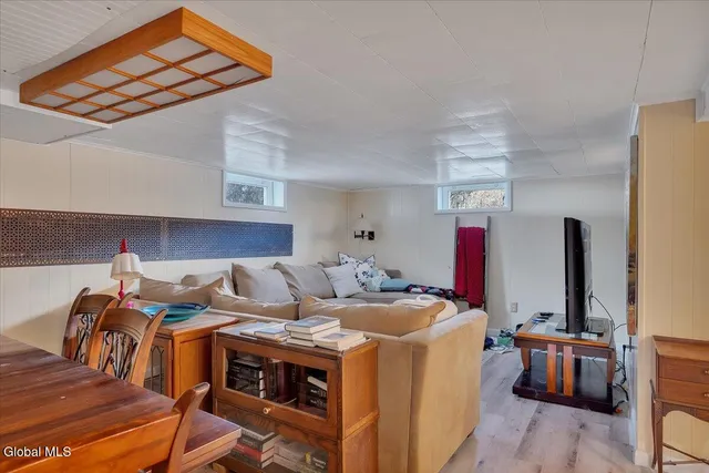 $349,999 | 6 Evergreen Boulevard, Glenville, NY 12302