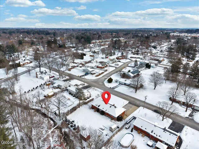 $349,999 | 6 Evergreen Boulevard, Glenville, NY 12302