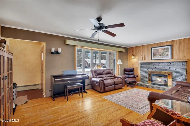 $349,999 | 6 Evergreen Boulevard, Glenville, NY 12302