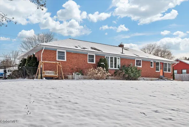 $349,999 | 6 Evergreen Boulevard, Glenville, NY 12302