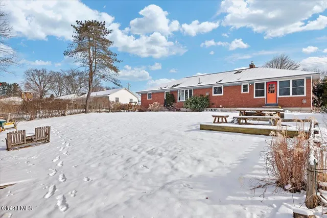 $349,999 | 6 Evergreen Boulevard, Glenville, NY 12302