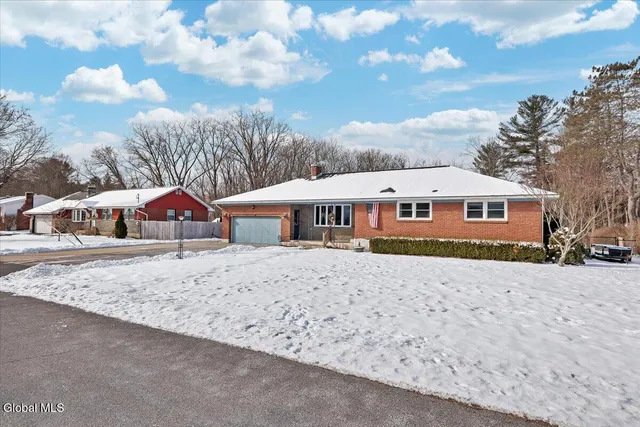 $349,999 | 6 Evergreen Boulevard, Glenville, NY 12302