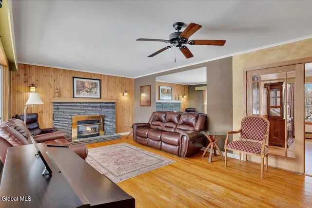 $349,999 | 6 Evergreen Boulevard, Glenville, NY 12302