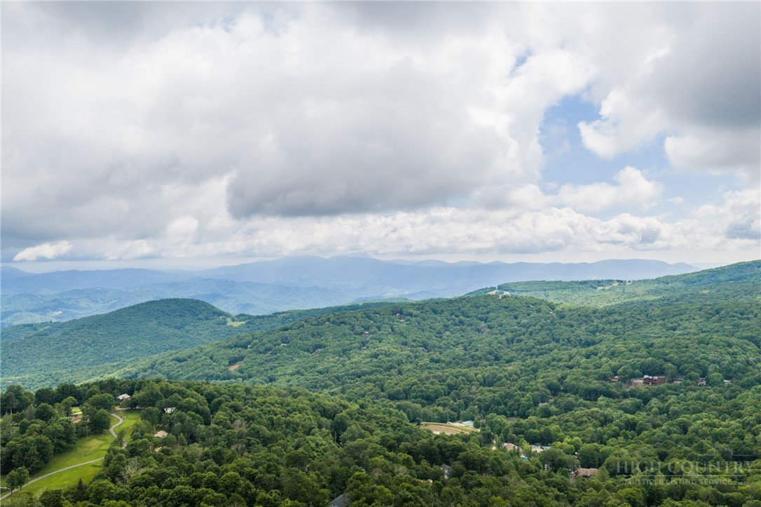 128 Village Road Beech Mountain, NC 28604 - Photo 30 of 32