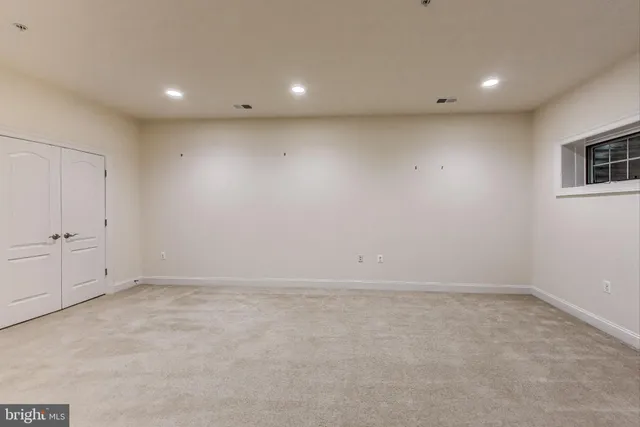 a picture of a room