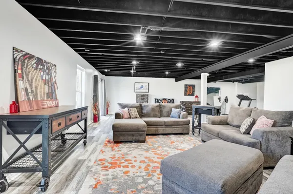 $550,000 | 1158 Lark Street, Lake Orion, MI 48360