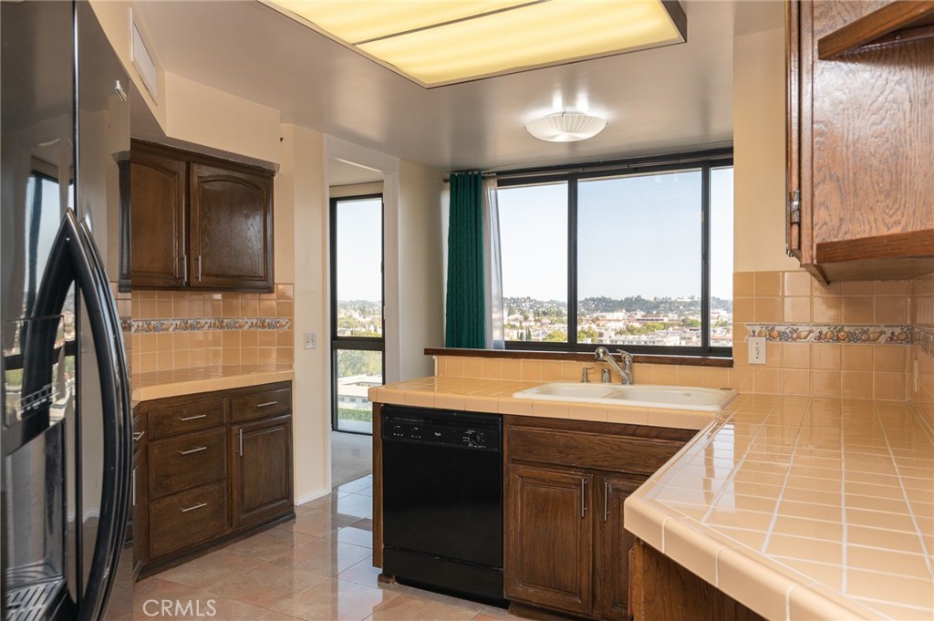 222 Monterey Road, Unit 805 Glendale, CA 91206 - Photo 14 of 49
