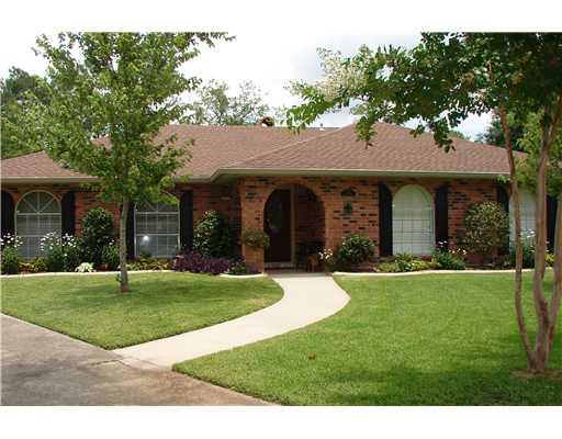 1011 Rue Limoges Slidell, LA 70458 - Photo 1 of 12 Gallery Image 1