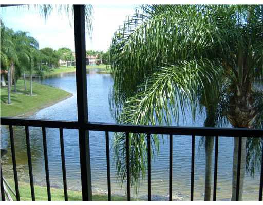 5591 Coach House Circle, Unit F Boca Raton, FL 33486 - Photo 22 of 25 Primary Photo