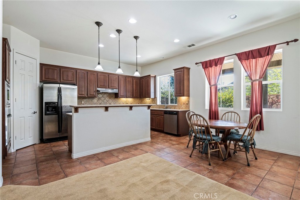 39161 Shree Road Temecula, CA 92591 - Photo 14 of 40