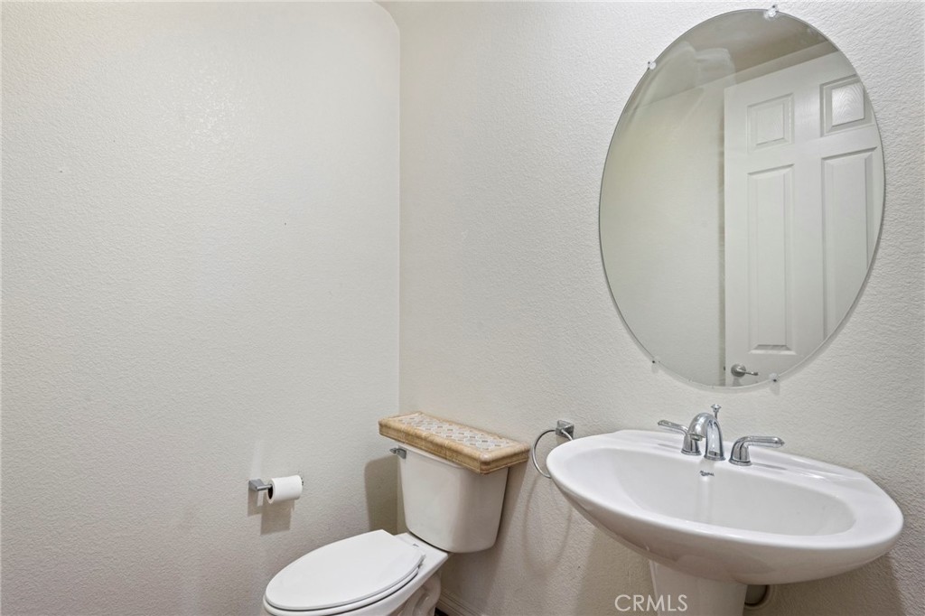 39161 Shree Road Temecula, CA 92591 - Photo 18 of 40