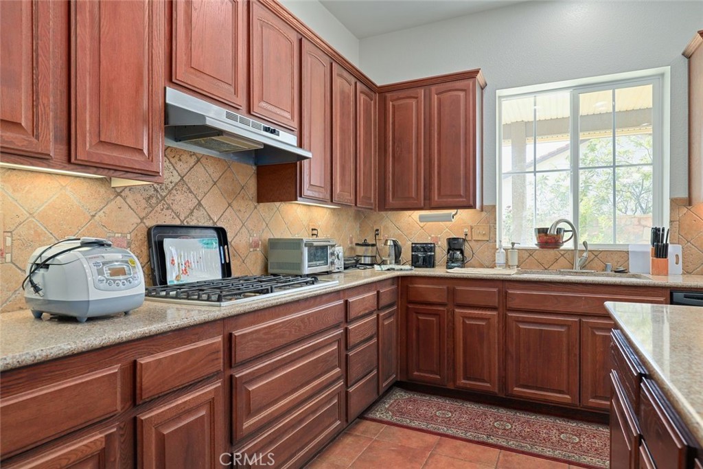39161 Shree Road Temecula, CA 92591 - Photo 8 of 40