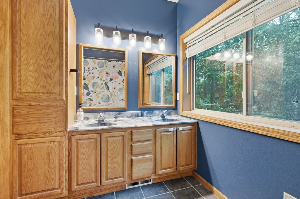 E2387 570th Avenue Menomonie, WI 54751 - Photo 14 of 60