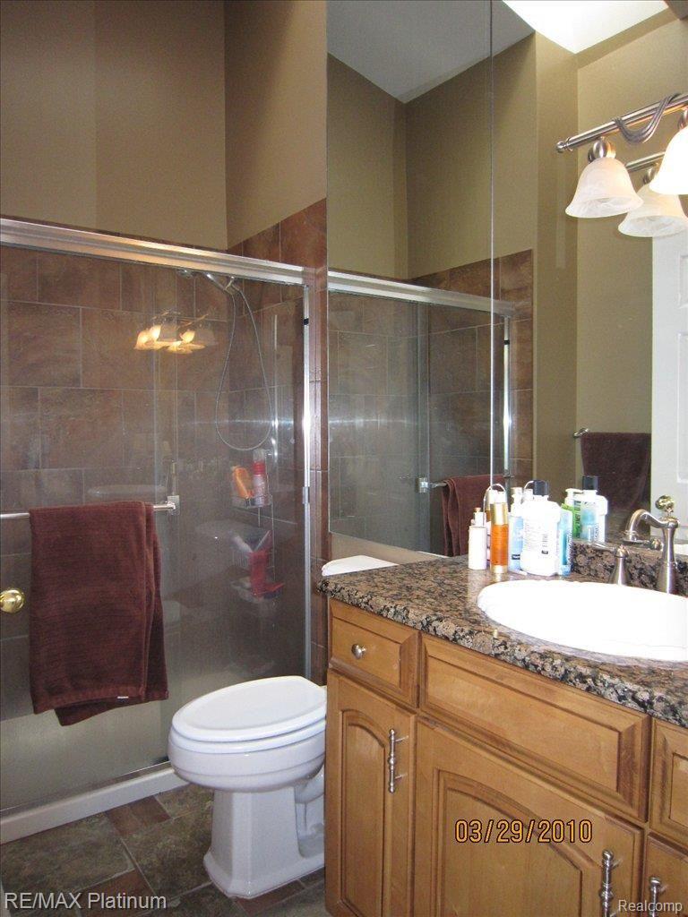 2749 Court Lane Howell, MI 48843 - Photo 10 of 25 court master bath