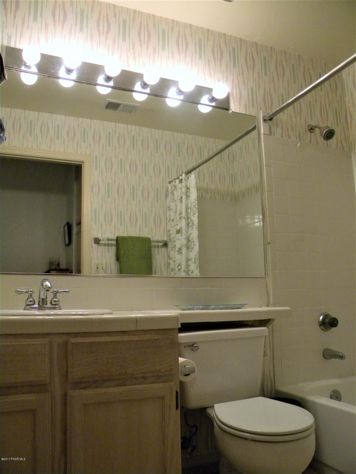 920 Old Stage Road, Unit 3A Prescott, AZ 86303 - Photo 10 of 16 Guest Bath