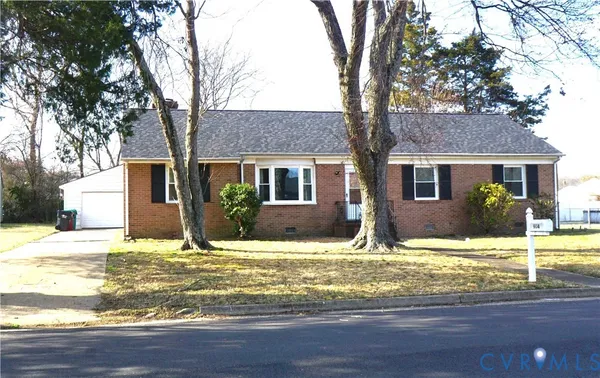 $338,000 | 904 Forestview Drive, Colonial Heights, VA 23834