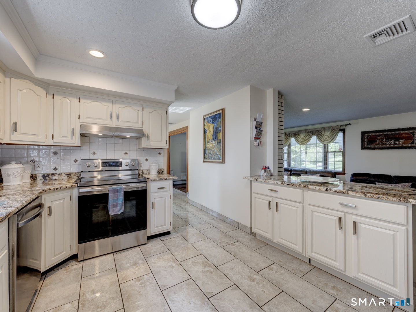 43 Raynor Street Southington, CT 06489 - Photo 9 of 38