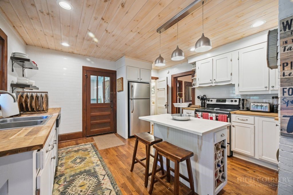 56 Raccoon Lane Newland, NC 28657 - Photo 8 of 20