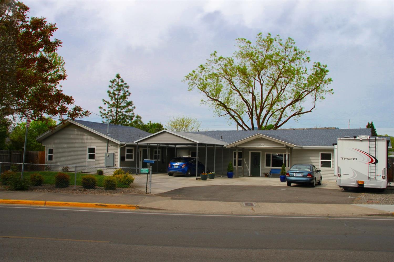 369 North 2nd Street Central Point, OR 97502 - Photo 1 of 24 Primary Photo