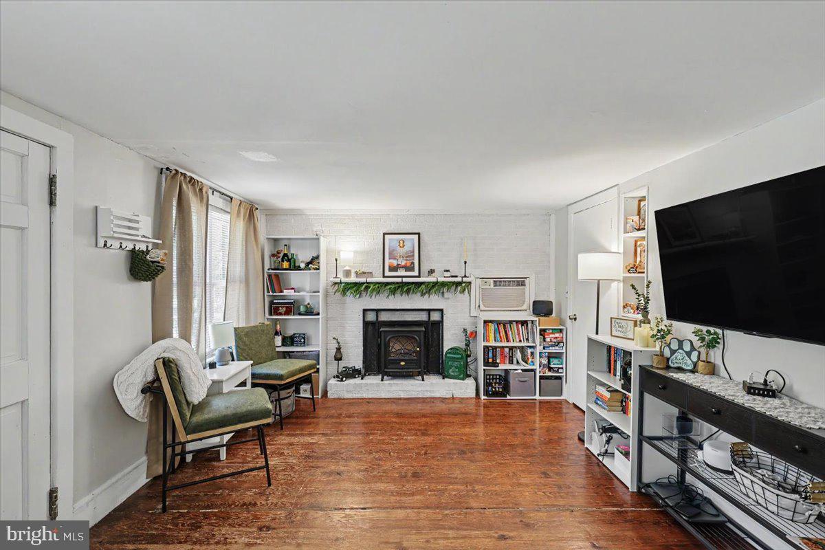 20322 Gum Tree Road Orange, VA 22960 - Photo 7 of 28 Cozy living space with rustic charm.