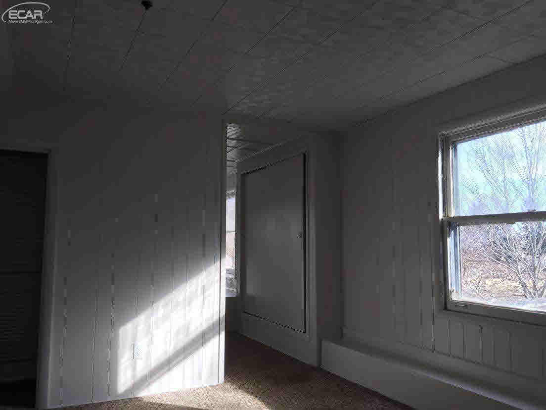 1048 Grange Hall Road Fenton, MI 48430 - Photo 3 of 13 21243904-2.JPG